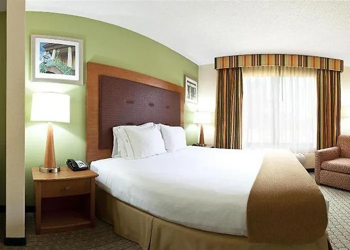 Express & Charleston - North By Ihg North Charleston