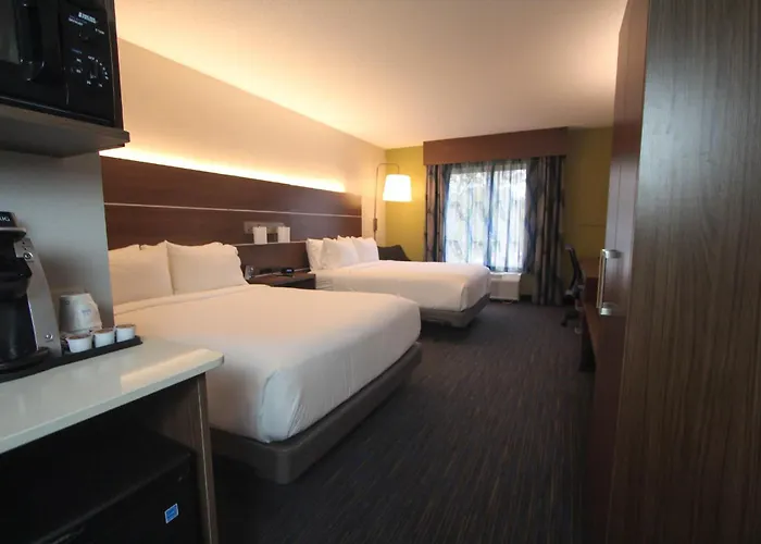 Express & Charleston - North By Ihg 2*