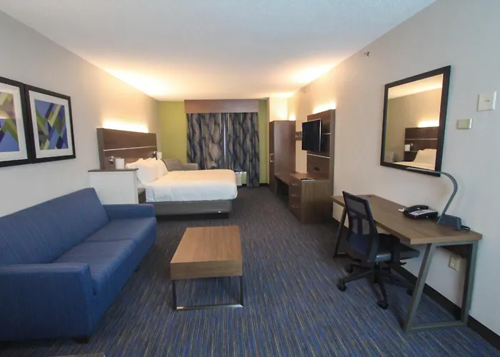 Express & Charleston - North By Ihg 2*