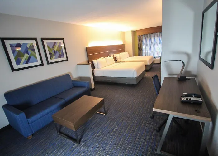 Hotel Express & Charleston - North By Ihg 2*