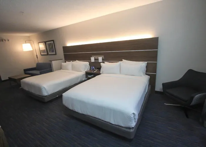 Express & Charleston - North By Ihg Hotel 2*