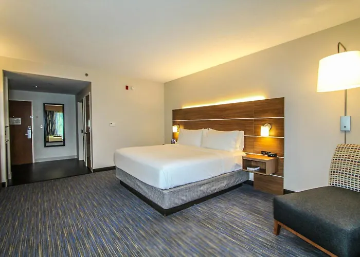 Express & Charleston - North By Ihg