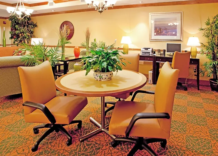 Hotel Express & Charleston - North By Ihg 2*