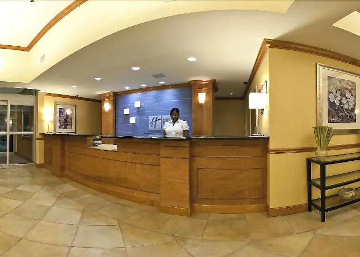 Express & Charleston - North By Ihg