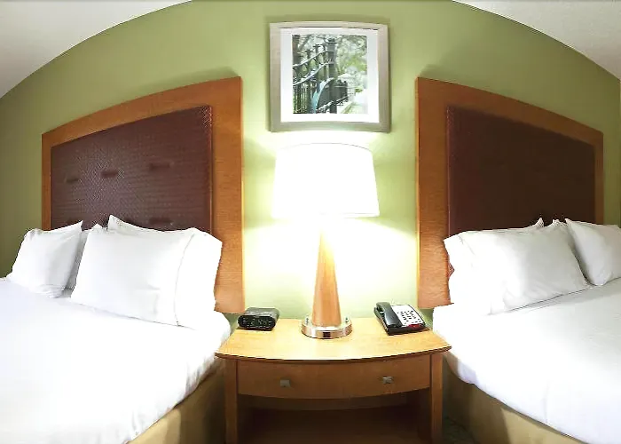 Express & Charleston - North By Ihg Hotel 2*
