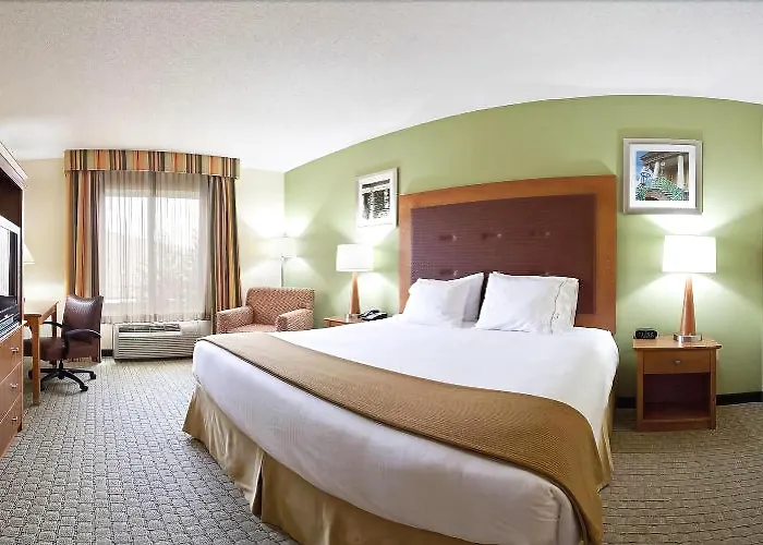 Express & Charleston - North By Ihg Hotel 2*