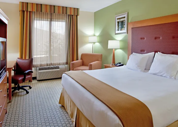 Hotel Express & Charleston - North By Ihg 2*