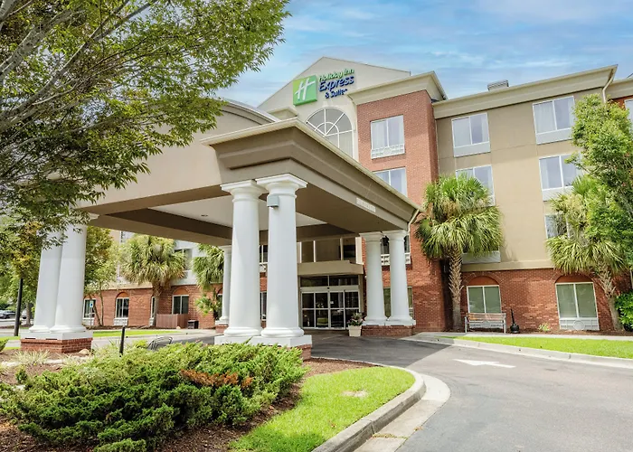 Express & Charleston - North By Ihg Hotel 2*