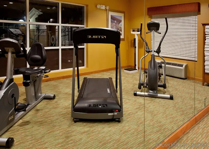 Express & Charleston - North By Ihg Hotel 2*