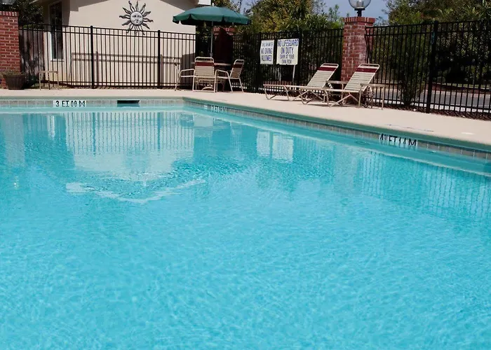 Express & Charleston - North By Ihg Hotel North Charleston