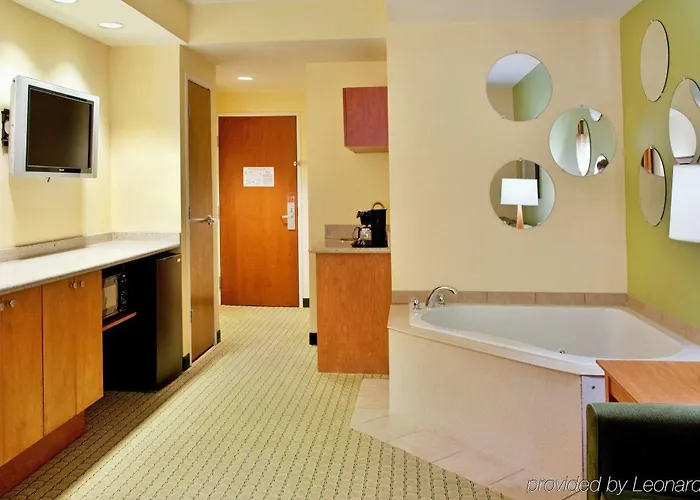Express & Charleston - North By Ihg Hotel North Charleston